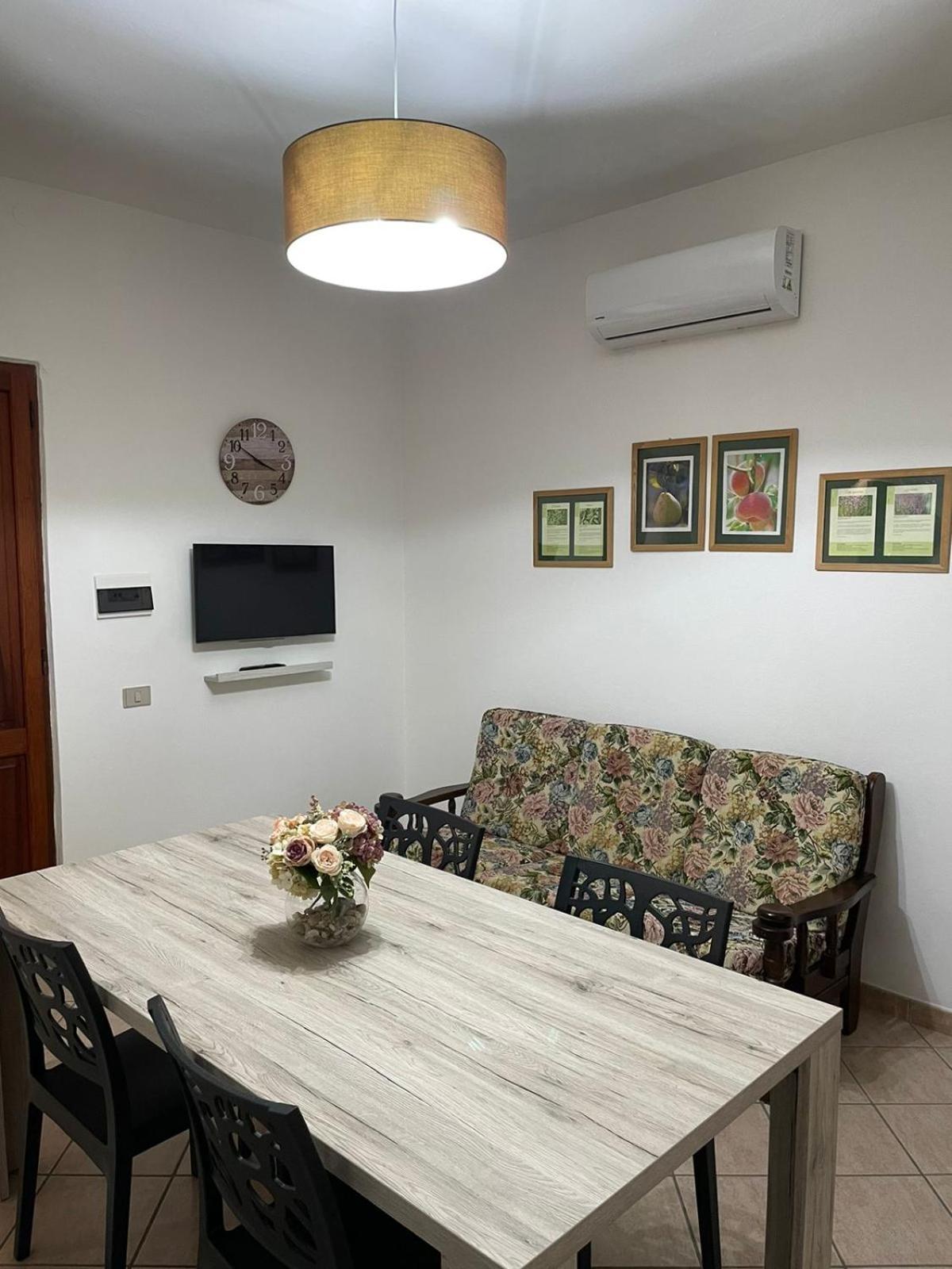 Villa Casa Beatrice à Pula Extérieur photo